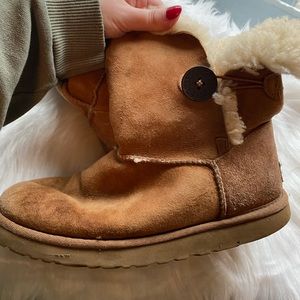 Well Loved Bailey Button Uggs